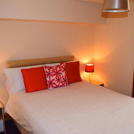 Two Bedroom Town Centre Apartment Elgin Ngoại thất bức ảnh