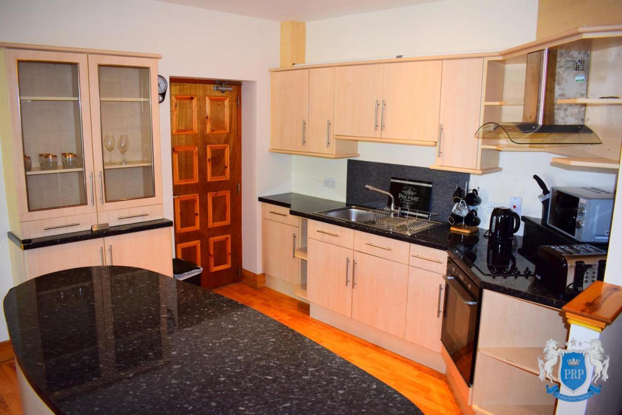 Two Bedroom Town Centre Apartment Elgin Ngoại thất bức ảnh